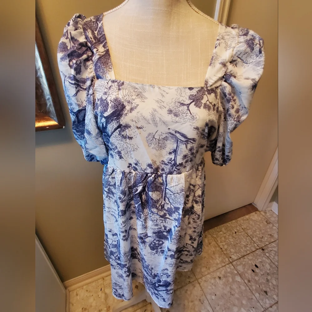 Dress - Picture 2 of 9